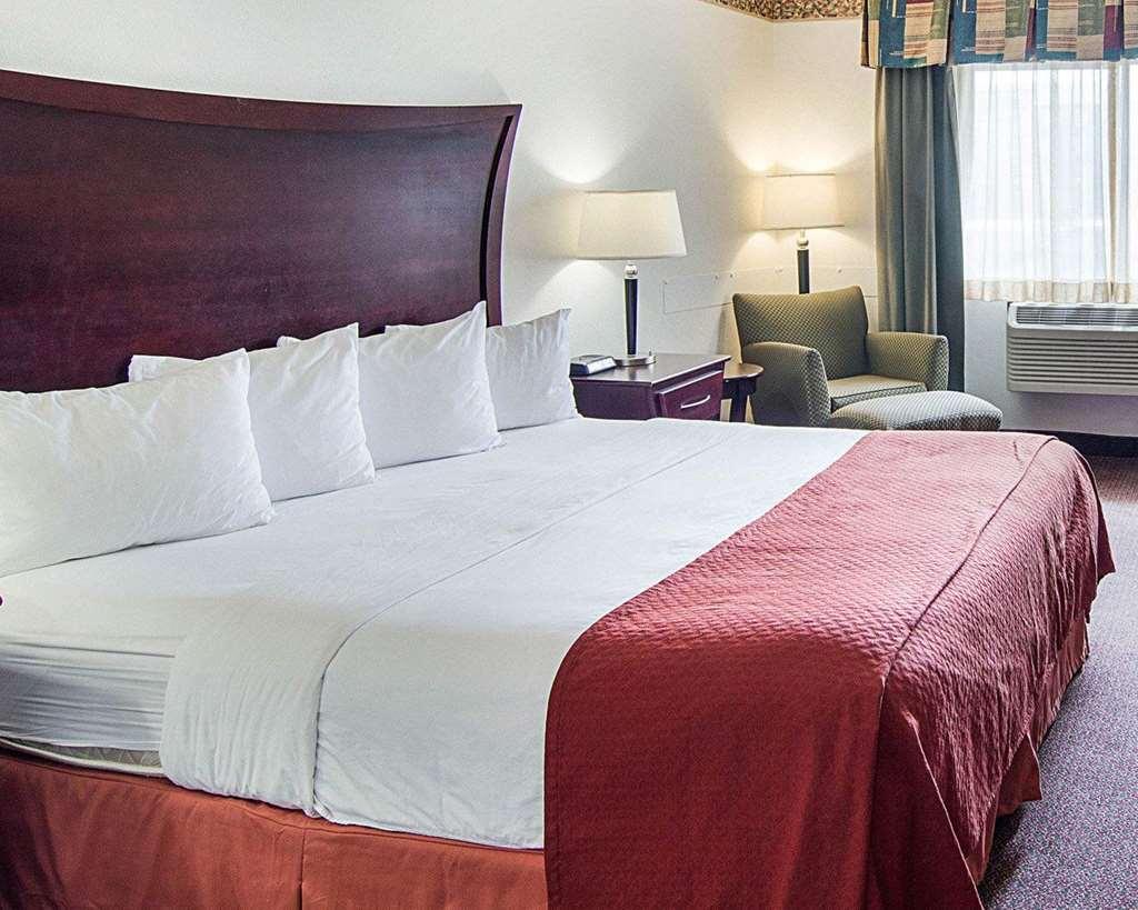 Quality Inn Midland Room photo